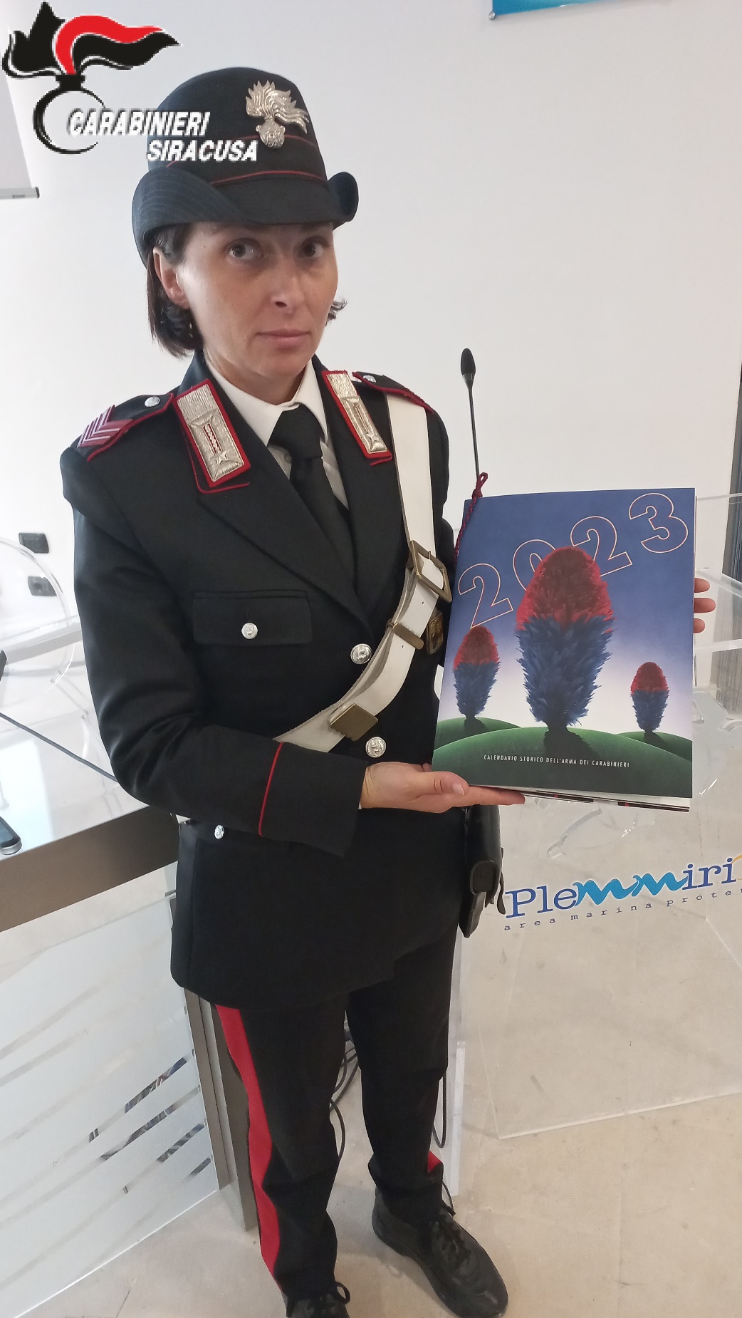 Il Col. Barecchia ha presentato il Calendario Storico dei Carabinieri 2023  ideato da Armando Testa: la protagonista è la Natura - Diario1984